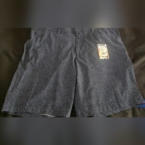 ROBERT GRAHAM SHORTS SIZE 36 NEW WITH TAGS.